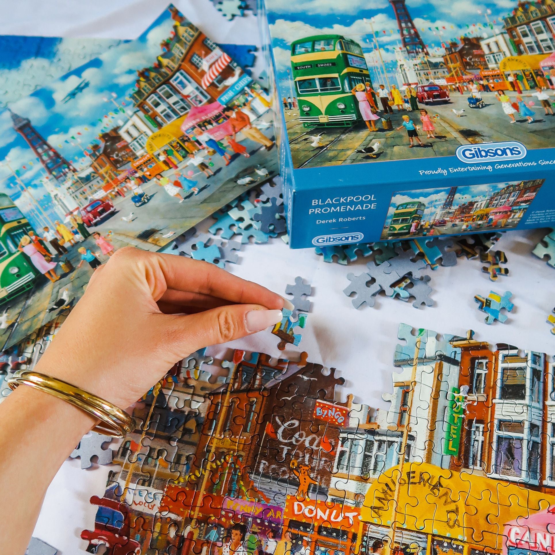 G6351 Blackpool Promenade 1000 piece jigsaw puzzle by derek roberts