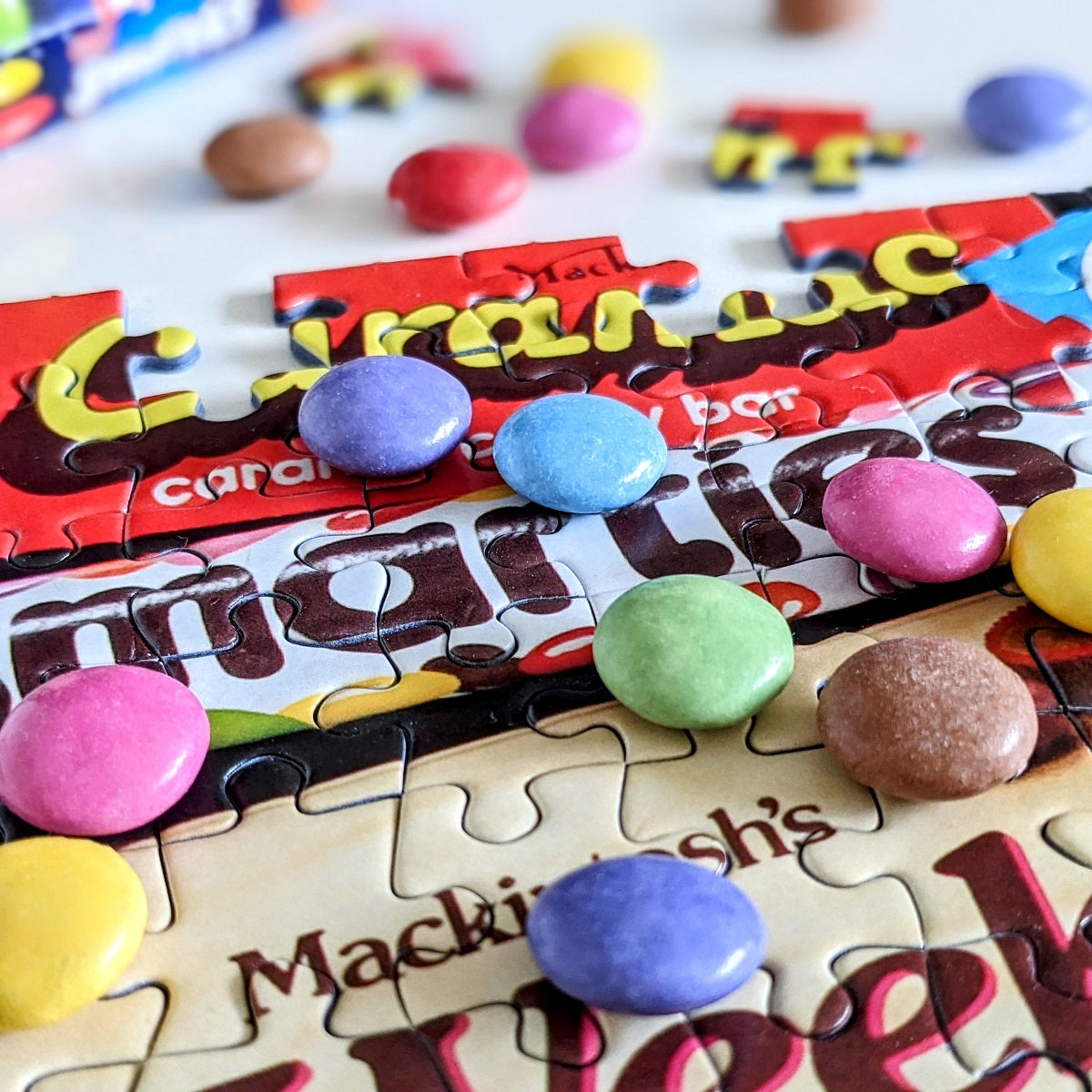 G7030 sweet memories of the 1980s 1000 piece jigsaw puzzle by gibsons