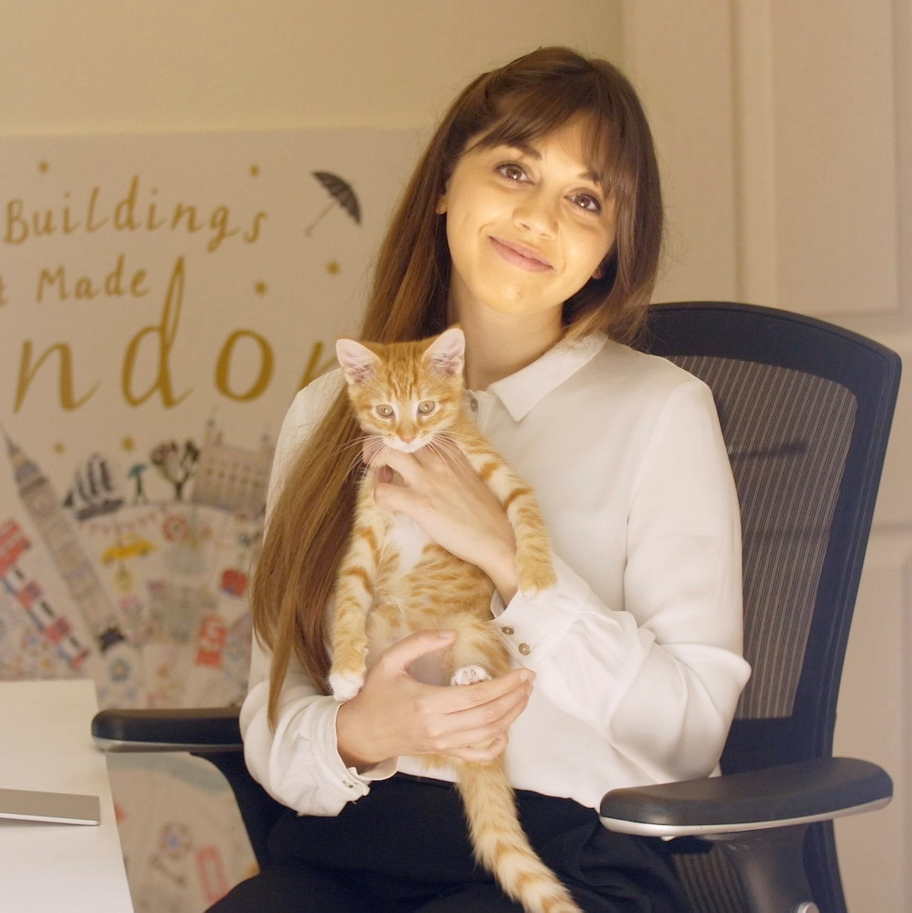 artist josie shenoy with her cat