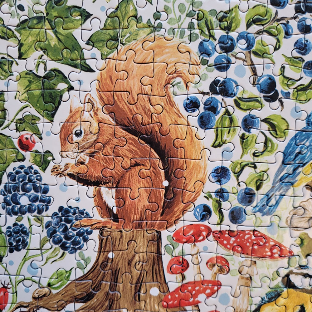 Woodland Wildlife 1000 Piece Jigsaw Puzzle Art File Gibsons detail of squirrel and berries