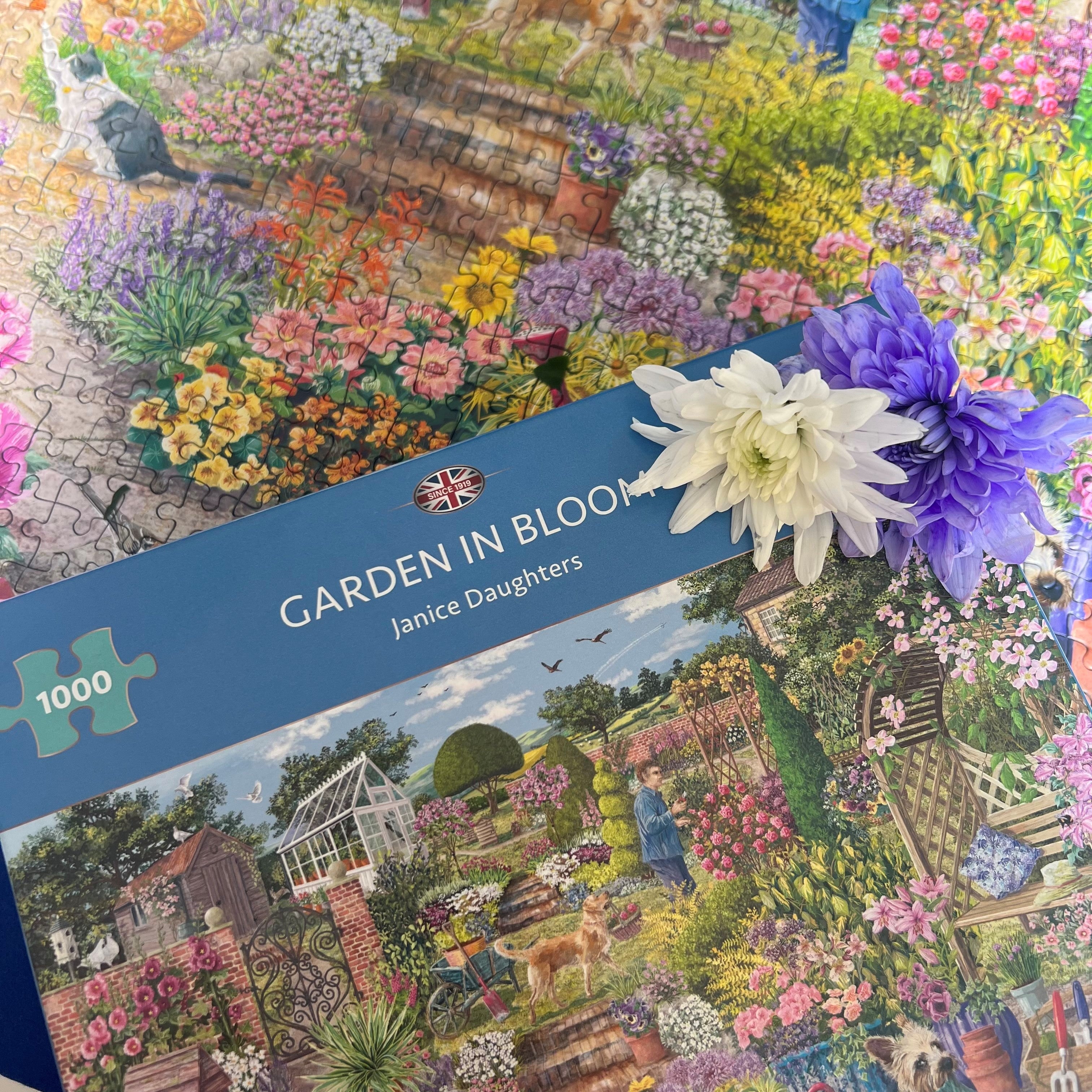 Garden in bloom 1000 piece jigsaw puzzle by gibsons games