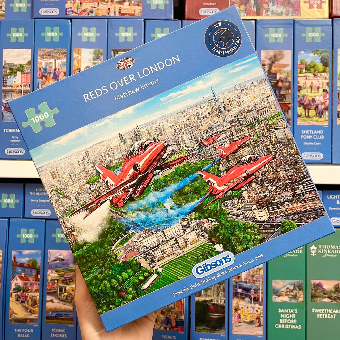 Iconic Puzzles Reds Reds Over London | 1000 Piece Jigsaw Puzzle – Gibsons